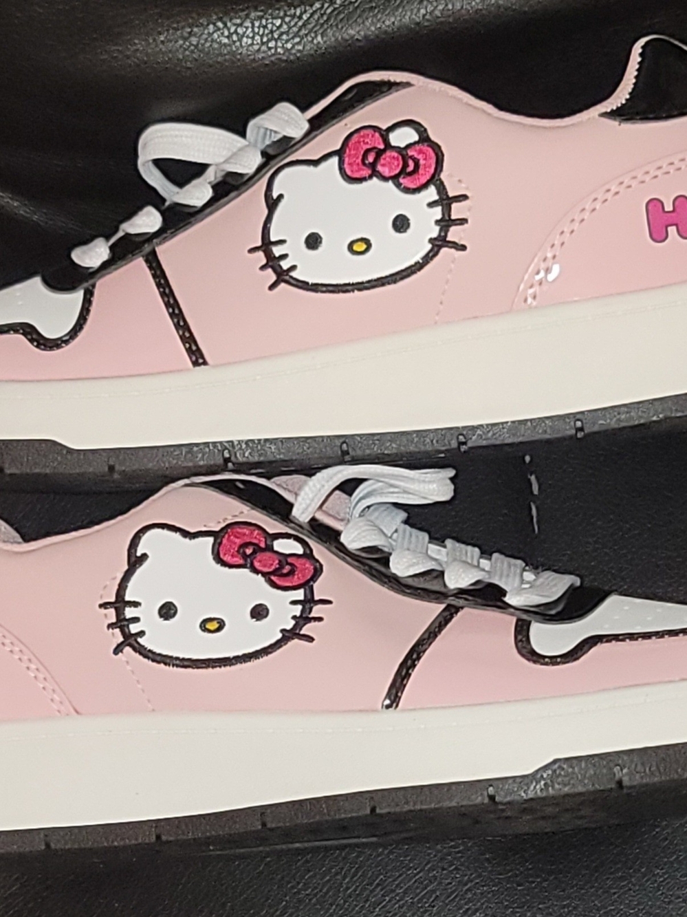 Sanrio Hello Kitty Womens Size 8 Sneakers Pink